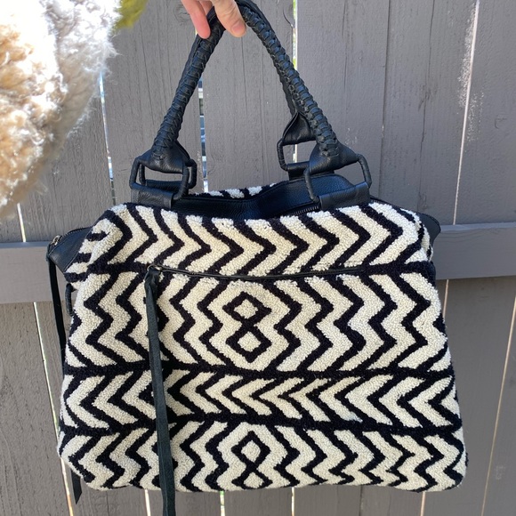 CLEOBELLA Small Layla Weekender Bag - Picture 2 of 3